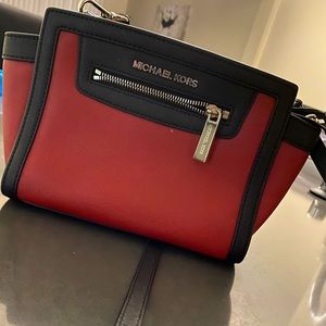 Michael Kors crossbody purse